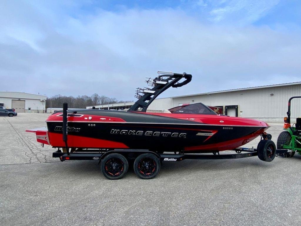 2015 Malibu 23 LSV