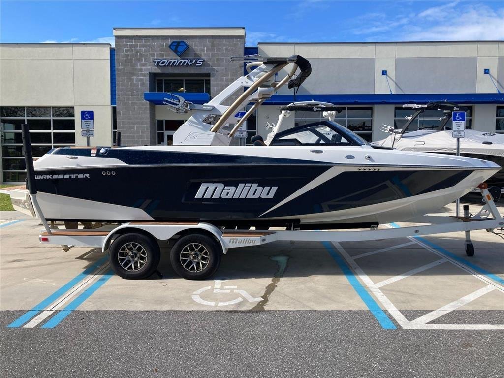 2020 Malibu 23 LSV