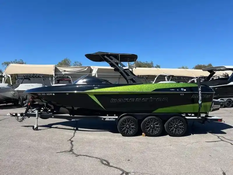 2016 Malibu 25 LSV