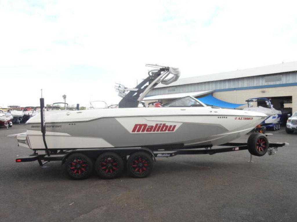 2019 Malibu 25 LSV