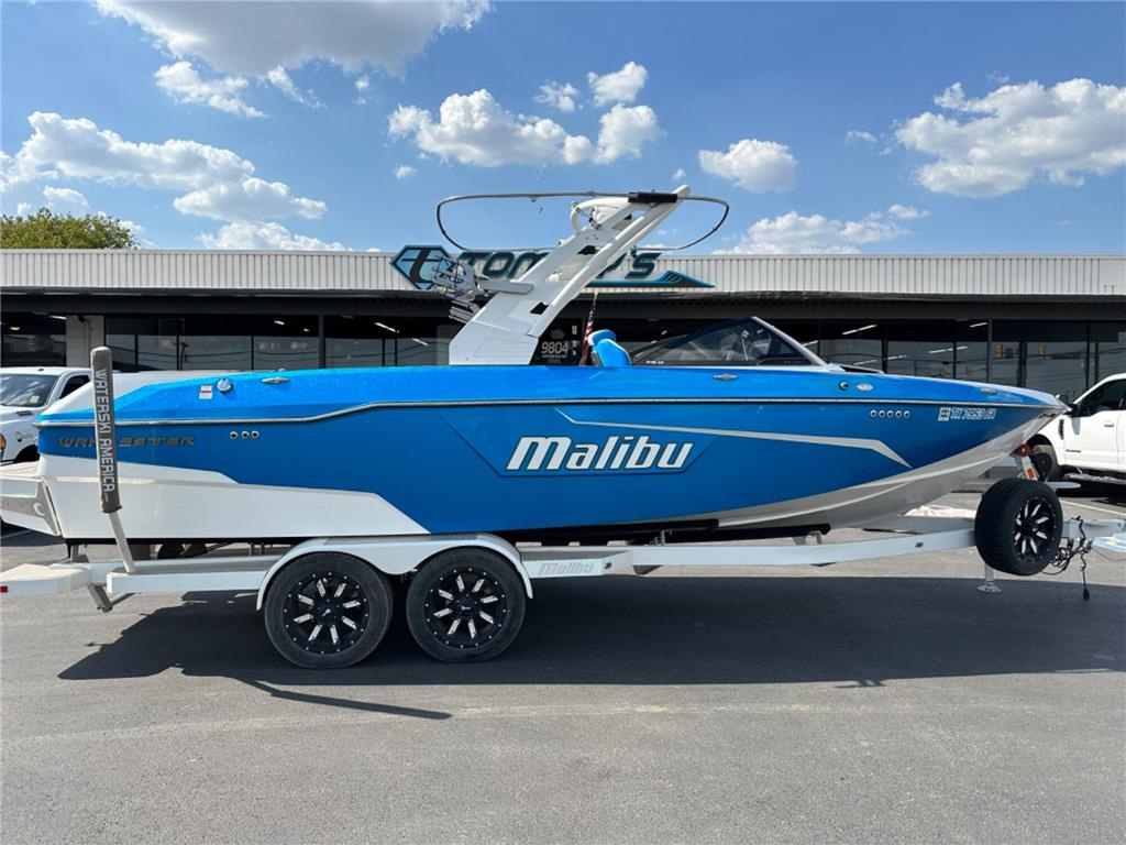 2019 Malibu 25 LSV